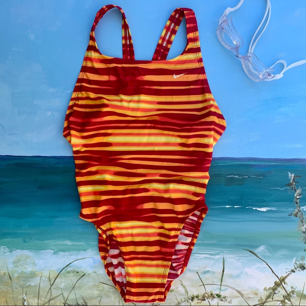 - SOLD - Nike Swim Suit Women’s Size Small - Picture 6 of 8